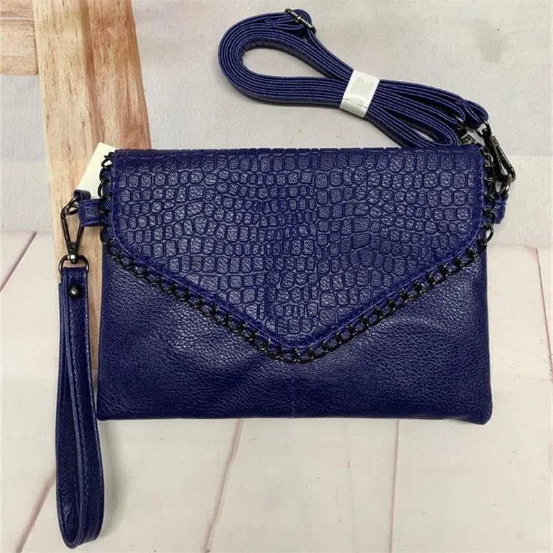 Title / Titre
EN: Women’s Black PU Leather Envelope Shoulder Bag – Elegant Crossbody with Chain Strap
FR: Sac bandoulière enveloppe en similicuir noir pour femme – Élégant avec bandoulière chaîne
