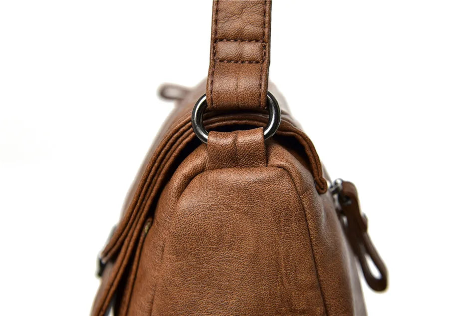 Title / Titre
EN: Women’s Retro Leather Handbag – High-Quality Multi-Pocket Shoulder Bag
FR: Sac à main rétro en cuir pour femme – Sac épaule multi-poches de haute qualité