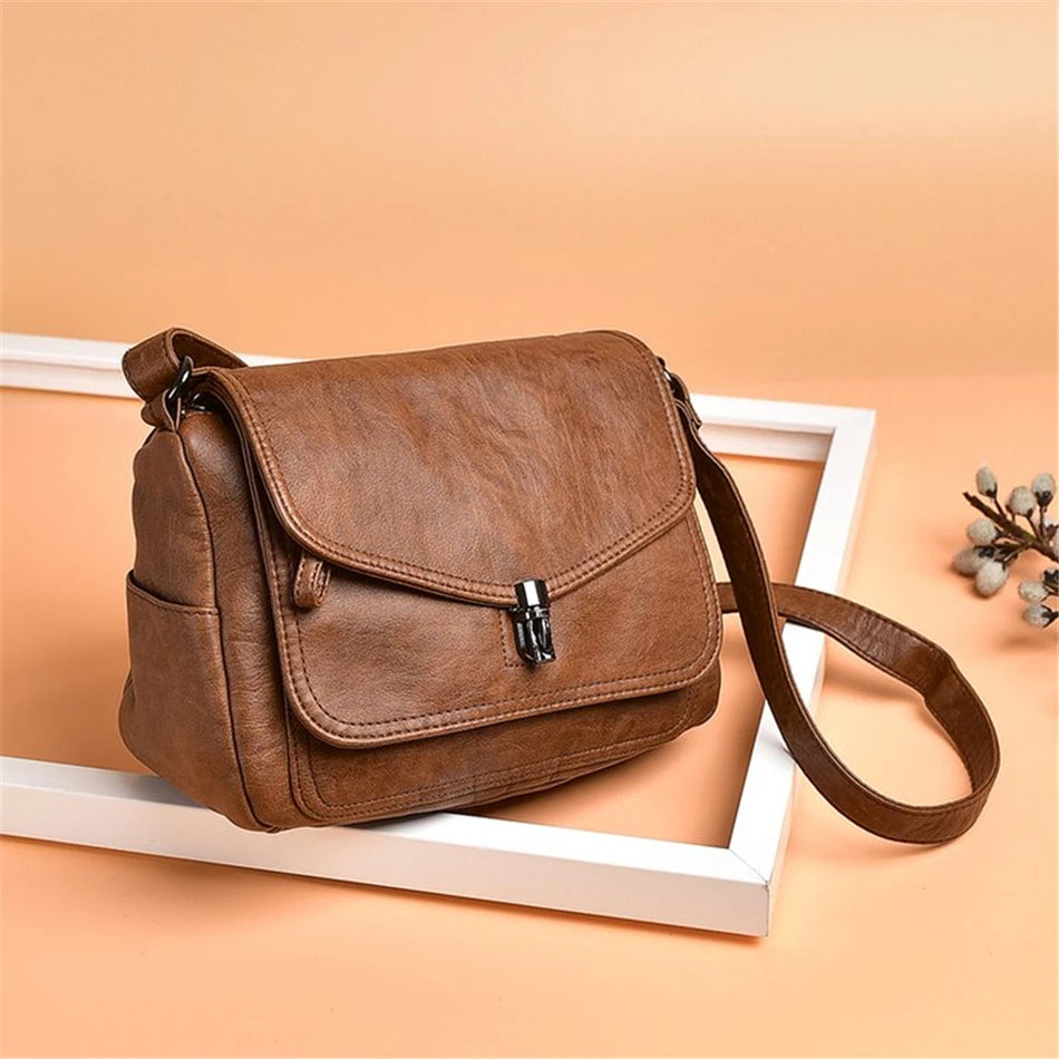 Title / Titre
EN: Women’s Retro Leather Handbag – High-Quality Multi-Pocket Shoulder Bag
FR: Sac à main rétro en cuir pour femme – Sac épaule multi-poches de haute qualité