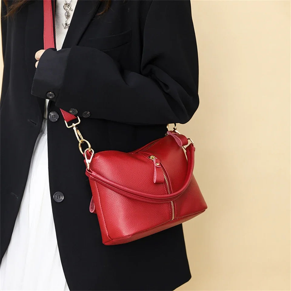 Title / Titre
EN: Luxury Genuine Leather Tote Bag – Women’s Soft Cowhide Shoulder & Crossbody Bag
FR: Sac cabas en cuir véritable de luxe – Femme, cuir souple, porté épaule et bandoulière