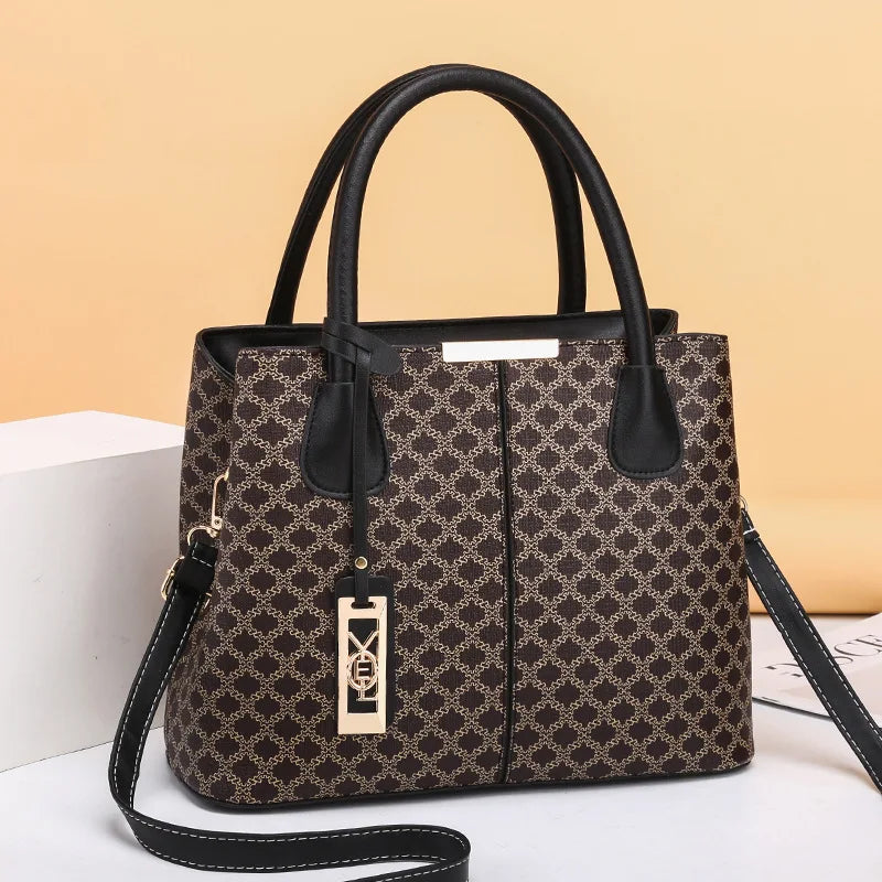 Title / Titre
EN: Women’s Large Capacity Printed Leather Tote Bag – Elegant Shoulder & Handbag
FR: Sac cabas en cuir imprimé grande capacité pour femme – Élégant porté main ou épaule