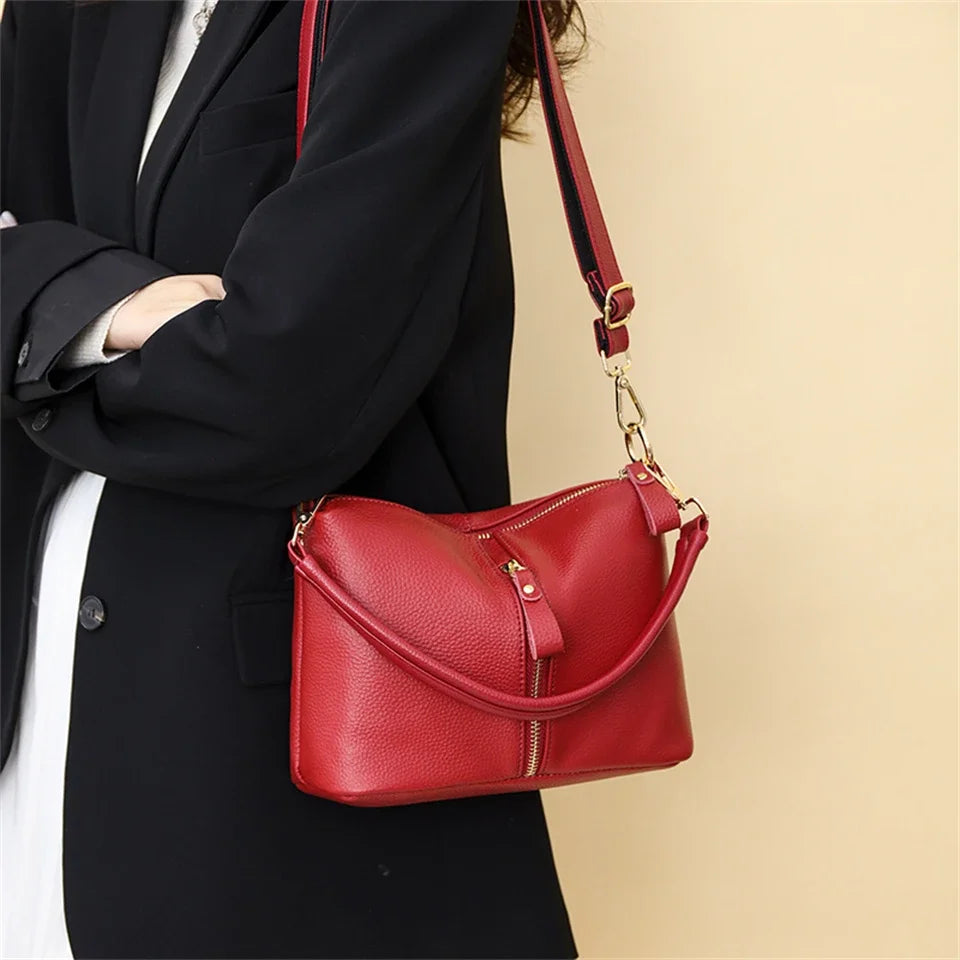 Title / Titre
EN: Luxury Genuine Leather Tote Bag – Women’s Soft Cowhide Shoulder & Crossbody Bag
FR: Sac cabas en cuir véritable de luxe – Femme, cuir souple, porté épaule et bandoulière