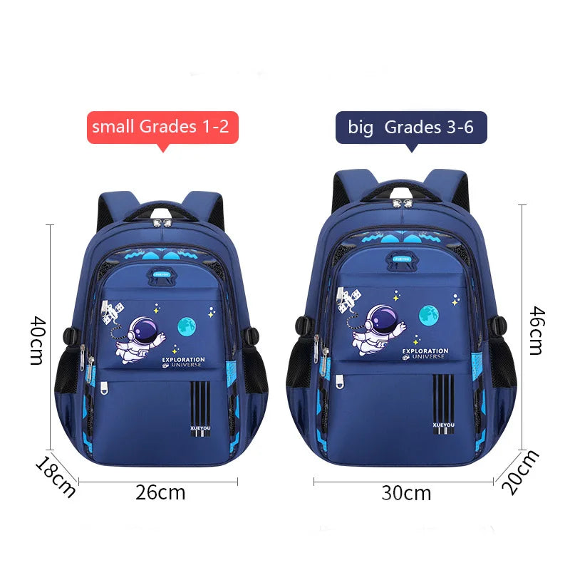 🇬🇧 Title:
Kids Astronaut School Backpack Set – Waterproof Primary School Bag with Bookbag, Lunch Bag & Pencil Case
🇫🇷 Titre :
Ensemble Sac à Dos Scolaire Enfant Astronaute – Sac Étanche avec Cartable, Sac