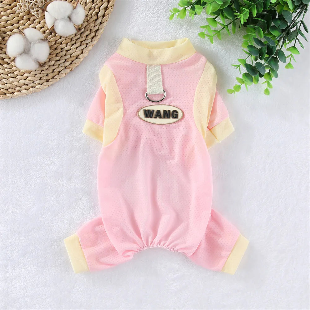 Titre (EN/FR)
Breathable Summer Pet Jumpsuit – Cooling Outfit for Small Dogs & Cats / Combinaison d’Été Respirante pour Animaux – Tenue Fraîcheur pour Petits Chiens et Chats