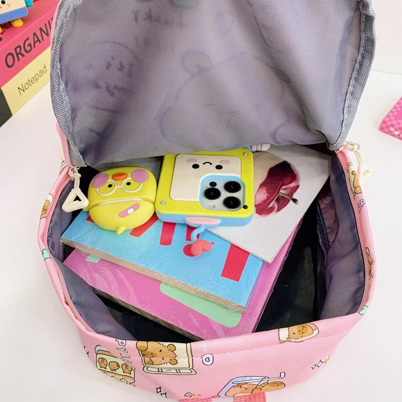 🇬🇧 Title:
Kids’ Waterproof School Backpack – Large Capacity Cartoon Bag for Travel & School
🇫🇷 Titre :
Sac à Dos Scolaire Enfant Imperméable – Grand Format Cartoon pour École & Voyage