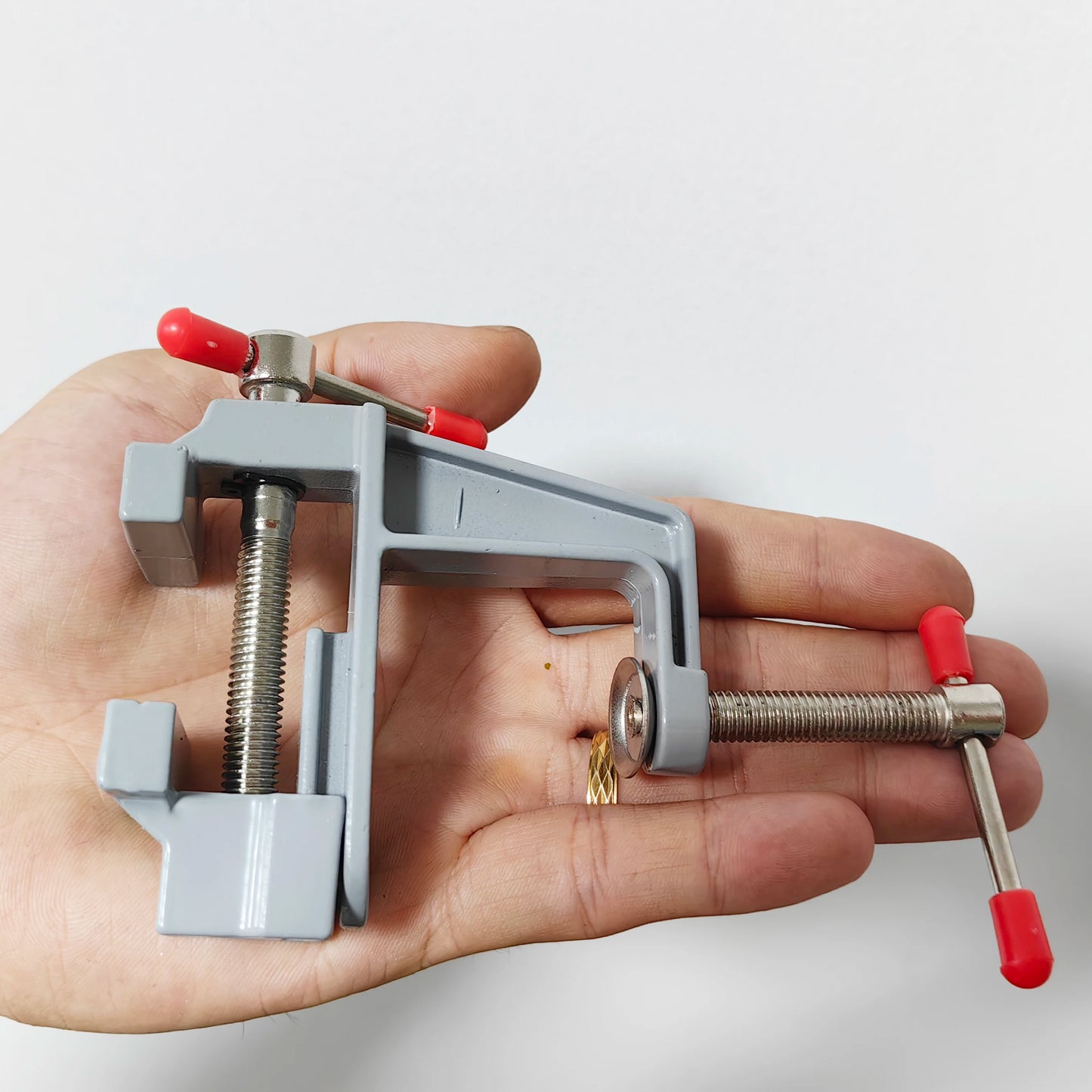 Mini Aluminium Alloy Bench Vise Multi-functional Table Clamp Screw Vise for DIY Craft Mold Repair Fixed Tool/ mini aEtau de table en aluminium