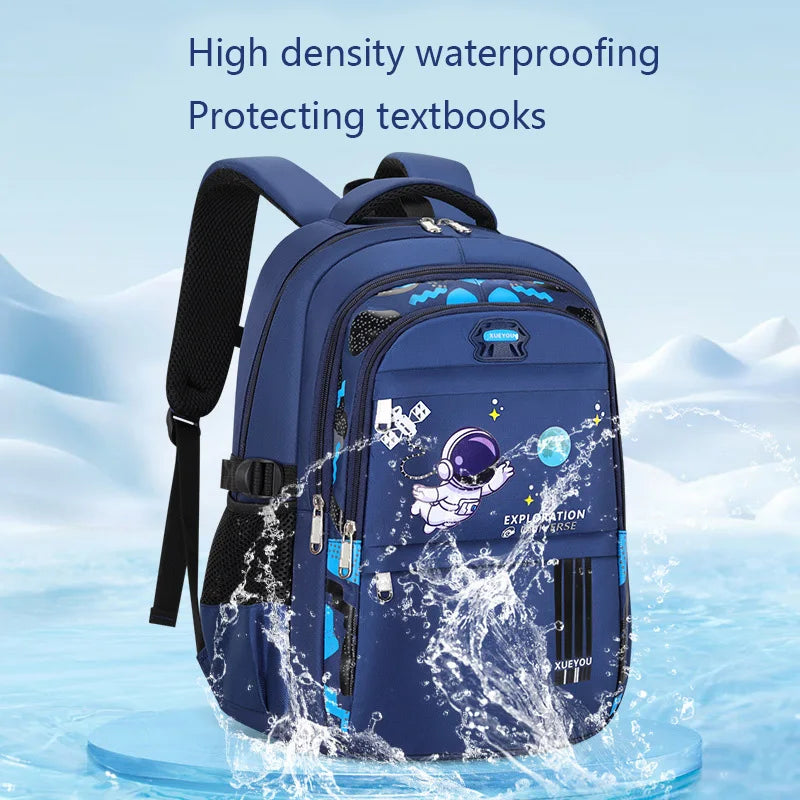 🇬🇧 Title:
Kids Astronaut School Backpack Set – Waterproof Primary School Bag with Bookbag, Lunch Bag & Pencil Case
🇫🇷 Titre :
Ensemble Sac à Dos Scolaire Enfant Astronaute – Sac Étanche avec Cartable, Sac
