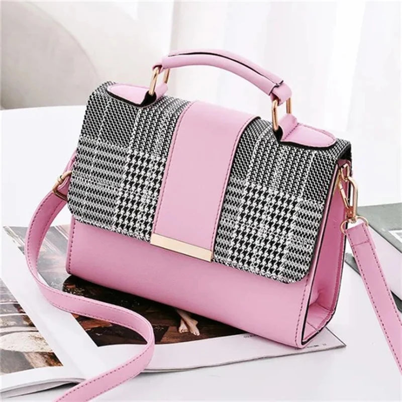 Title / Titre
EN: Retro Plaid Women’s Handbag – High-Quality PU Leather Crossbody & Shoulder Bag
FR: Sac à main femme à carreaux rétro – Simili cuir de haute qualité, porté épaule et bandoulière