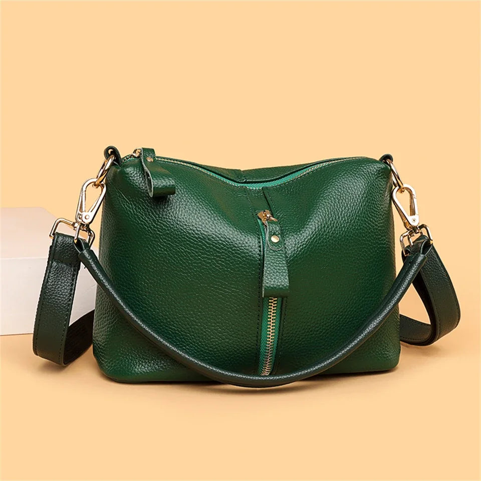 Title / Titre
EN: Luxury Genuine Leather Tote Bag – Women’s Soft Cowhide Shoulder & Crossbody Bag
FR: Sac cabas en cuir véritable de luxe – Femme, cuir souple, porté épaule et bandoulière