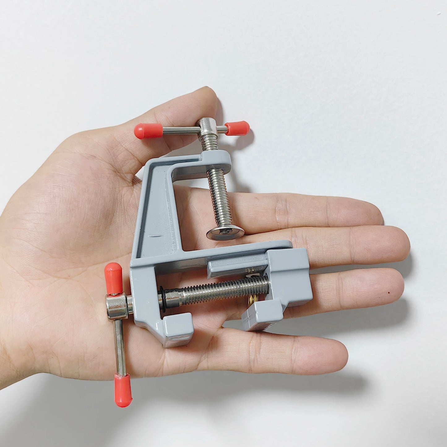 Mini Aluminium Alloy Bench Vise Multi-functional Table Clamp Screw Vise for DIY Craft Mold Repair Fixed Tool/ mini aEtau de table en aluminium